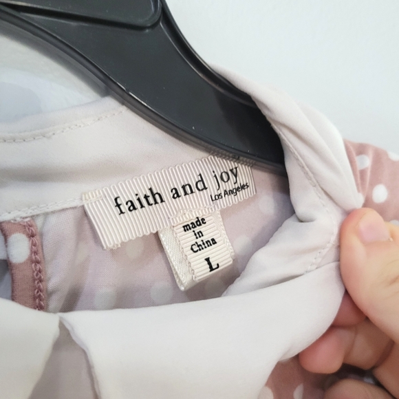 Faith and Joy•women's top - Picture 5 of 6